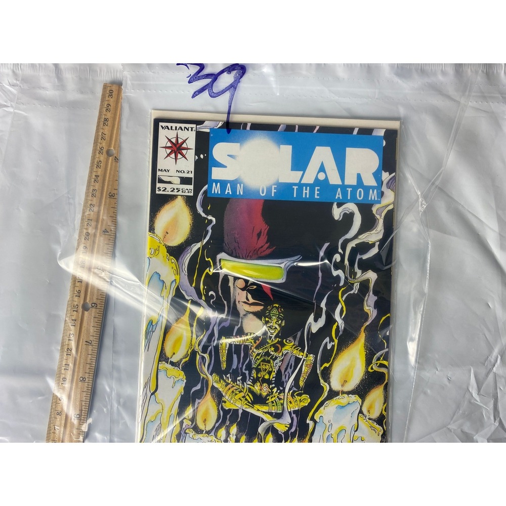 VALIANT COMICS SOLAR MAN OF‎ THE ATOM 21 MAY 1993 COMIC BOOK